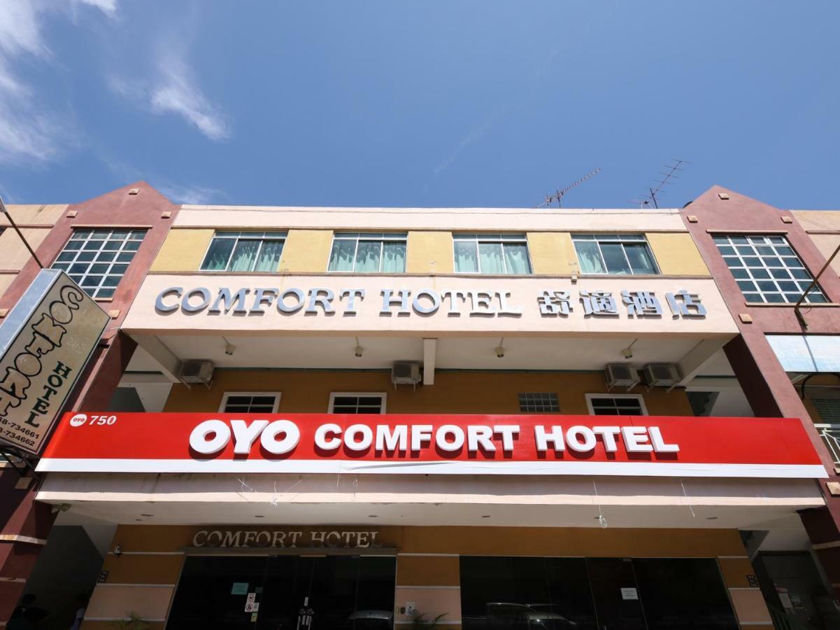 קוטה קינבלו Oyo 750 Comfort Hotel מראה חיצוני תמונה